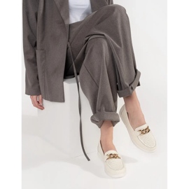 Goodin Skórzane jasnobeżowe mokasyny z łańcuchem na platformie beżowy 2