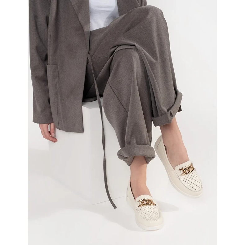 Goodin Skórzane jasnobeżowe mokasyny z łańcuchem na platformie beżowy 2