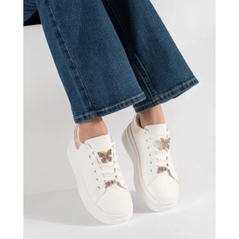 Białe sneakersy na platformie z przypinkami 2