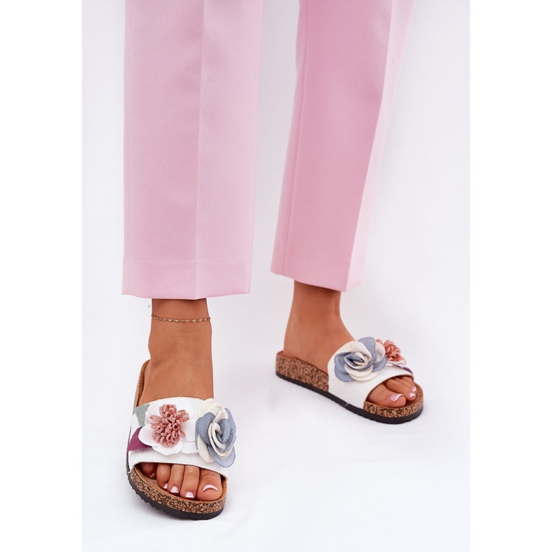 Klapki Damskie Z Kwiatkami Na Korkowej Platformie Białe 2