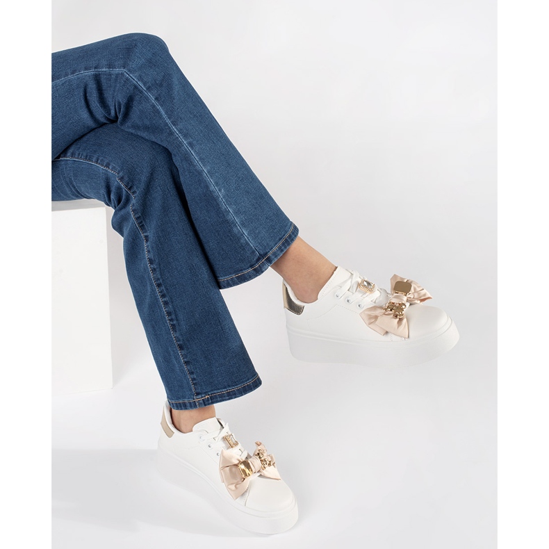 Biało-złote sneakersy ze złotymi dodatkami białe 1