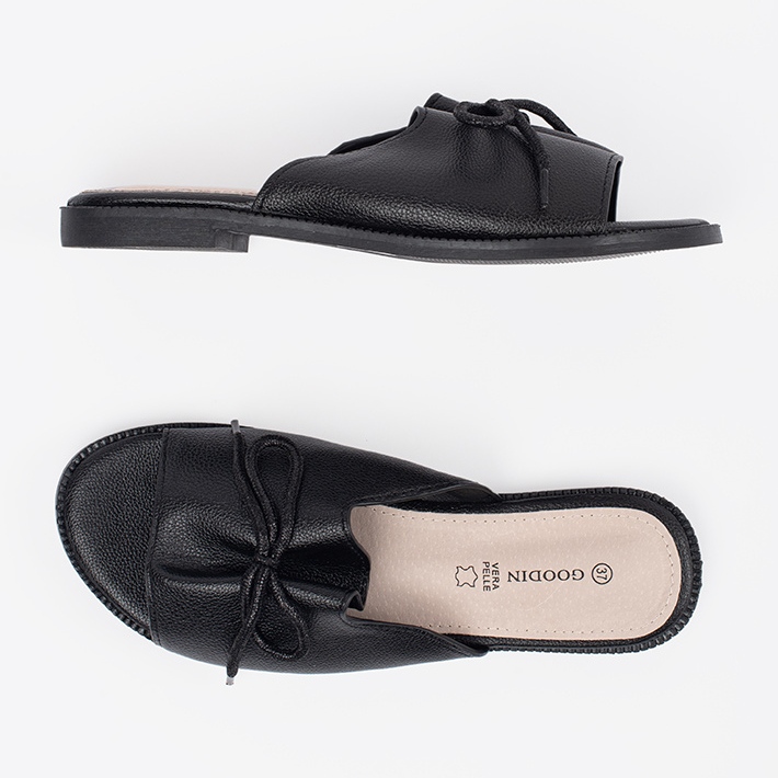 Goodin Czarne klapki płaksie z kokardką 1