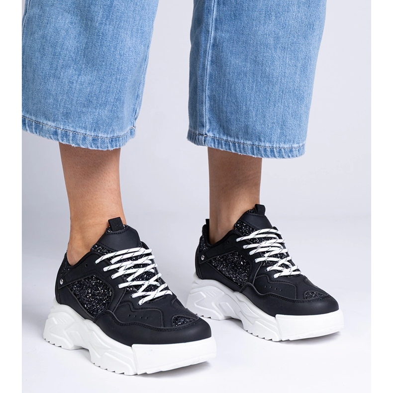Czarne sneakersy damskie z brokatowymi wstawkami 2
