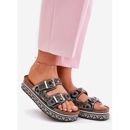 Klapki Ze Zdobieniem I Klamrami Na Platformie Czarne 1