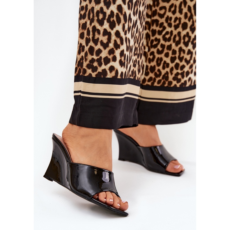 Lakierowane Klapki Damskie Na Koturnie Czarne 2