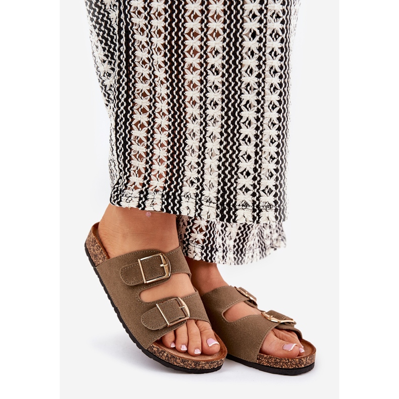 Klapki Damskie Na Korkowej Platformie Ze Złotymi Klamrami Zielone 1