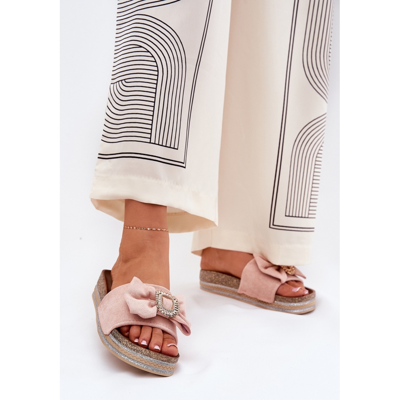 Klapki Damskie Na Platformie Z Kokardką I Ozdobną Broszką Różowe 2