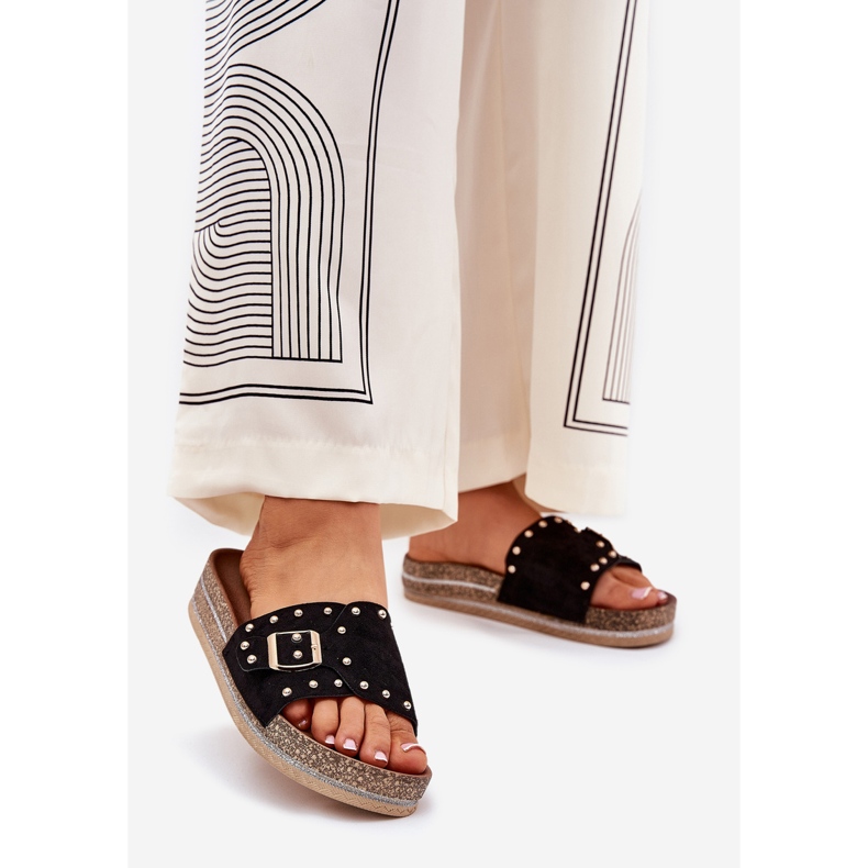 Klapki Damskie Na Platformie Z Klamrą I Ćwiekami Czarne 1