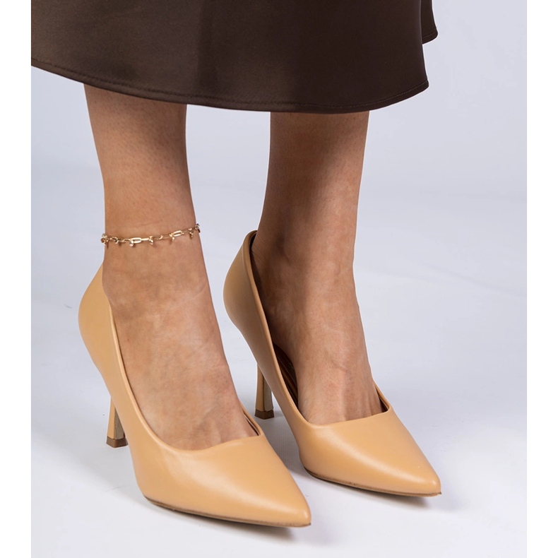 Brązowe czółenka klasyczne na szpilce z ekoskóry 1