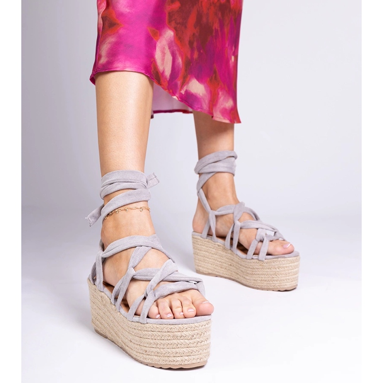 Szare sandały espadryle na wysokiej platformie 1