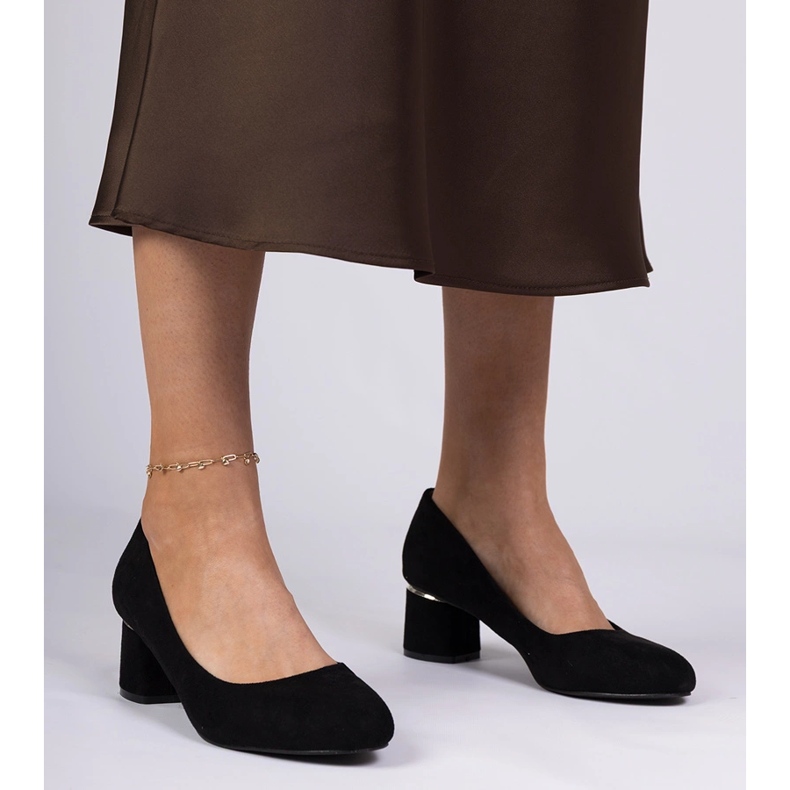 Czarne czółenka klasyczne na niskim klocku 1