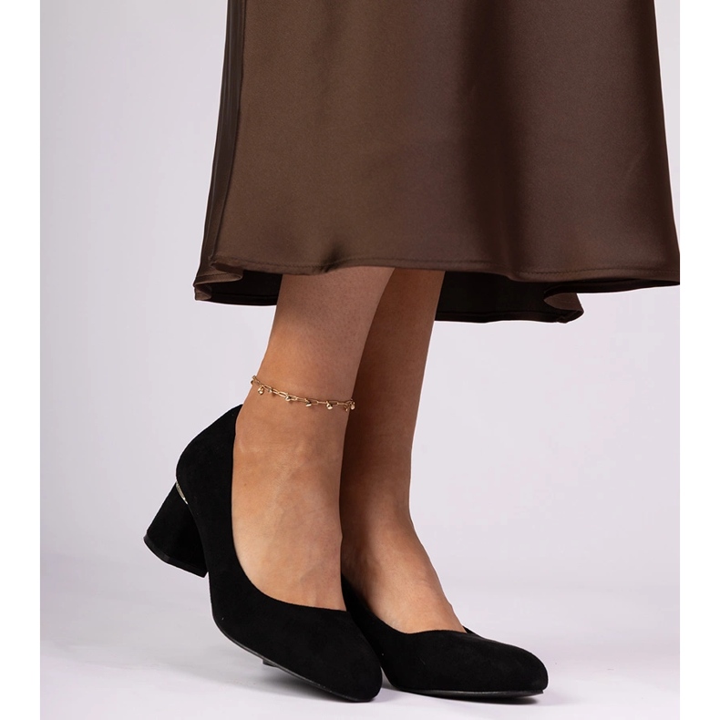 Czarne czółenka klasyczne na niskim klocku 2