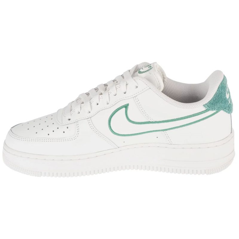 Buty Nike Air Force 1 07 LV8 FN8349-100 białe 1