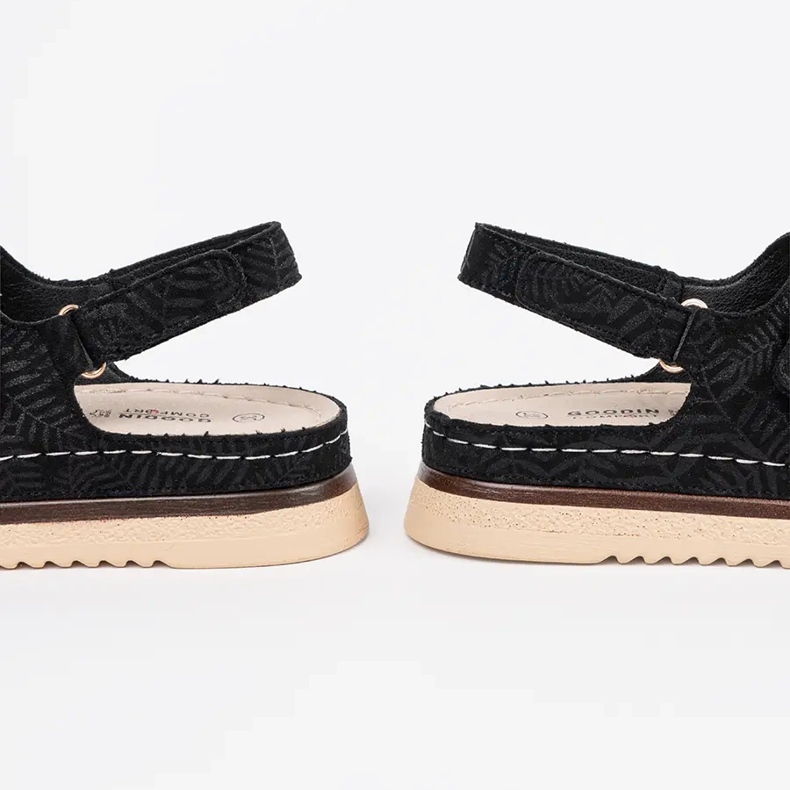 Goodin Czarne sandały ze złotymi elementami 2