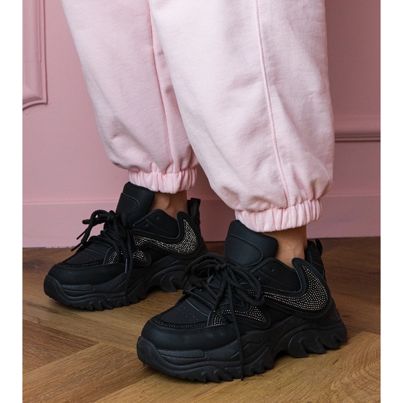 Czarne sneakersy na masywnej podeszwie z cyrkoniami 2