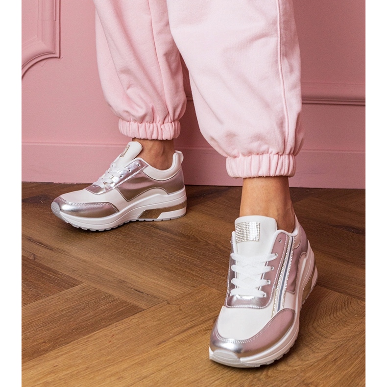 Białe sneakersy z cyrkoniami i metaliczną wstawką 1