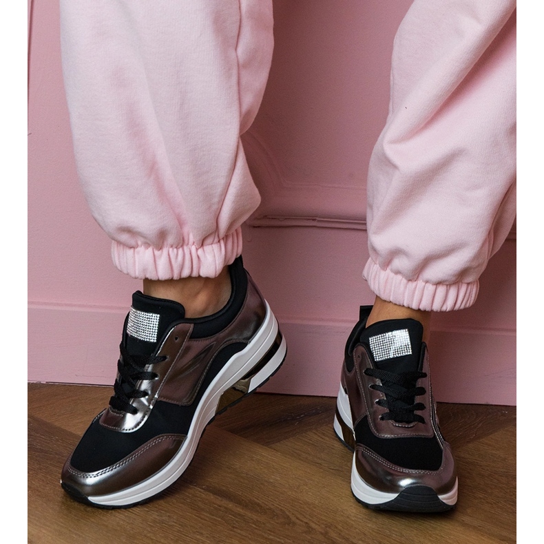 Czarne sneakersy z cyrkoniami i metaliczną wstawką 1