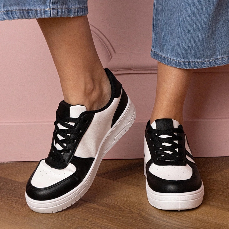 Czarne sneakersy trampki zdobione brokatem 1