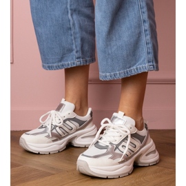 Białe sneakersy sportowe na masywnej podeszwie 1