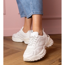 Białe sneakersy sportowe na grubej podeszwie 1