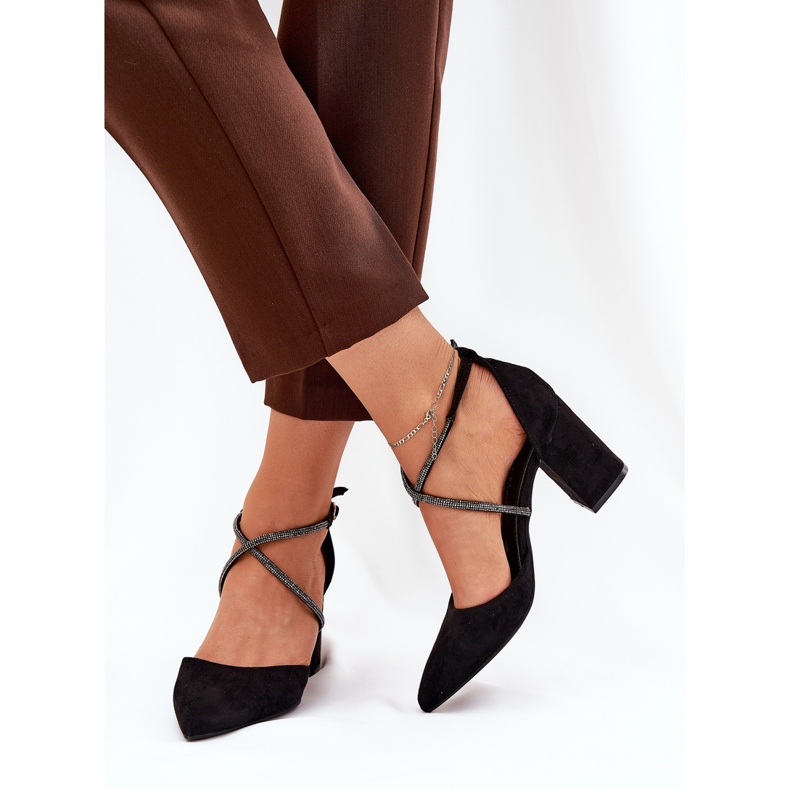 Czółenka Ze Szpiczastymi Noskami I Zdobionymi Paseczkami Na Słupku Czarne 2