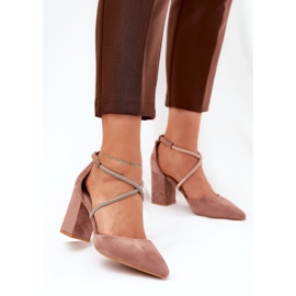 Czółenka Ze Szpiczastymi Noskami I Zdobionymi Paseczkami Na Słupku Ciemnobeżowe beżowy 2