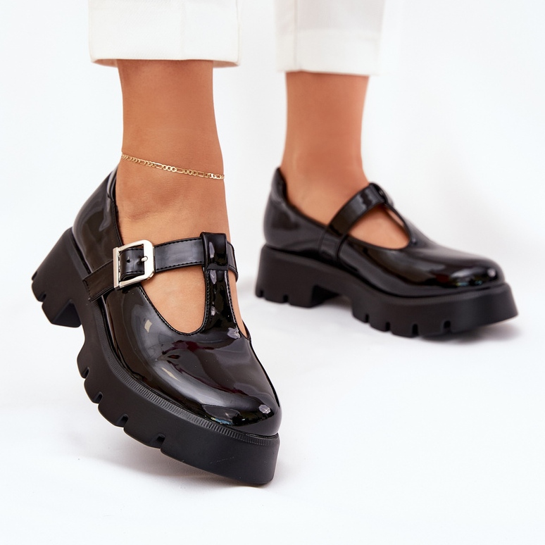 Lakierowane Półbuty Damskie Z Klamrą Na Platformie I Płaskim Obcasie Czarne 2