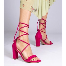 Różowe sandały wiązane na słupku 1