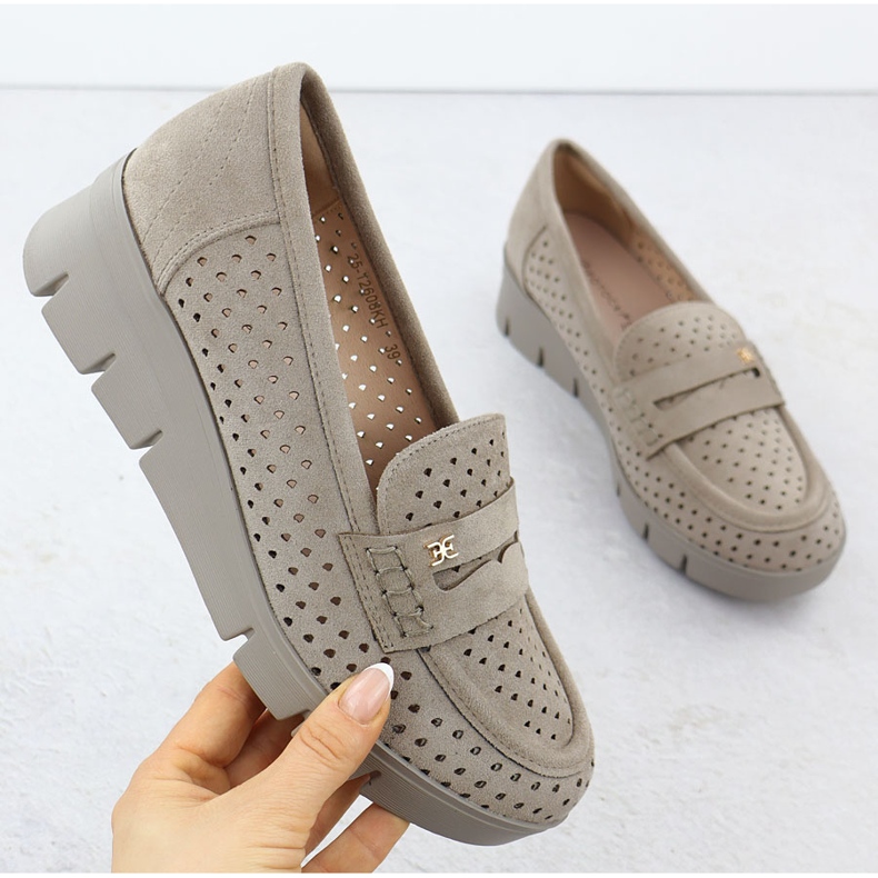 Mokasyny damskie na koturnie ażurowe khaki Potocki 12608 beżowy 1