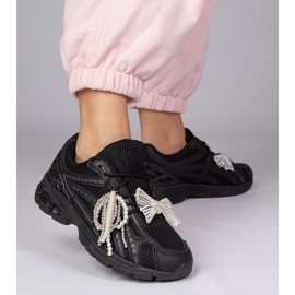 Czarne sneakersy z odpinanymi ozdobami 2