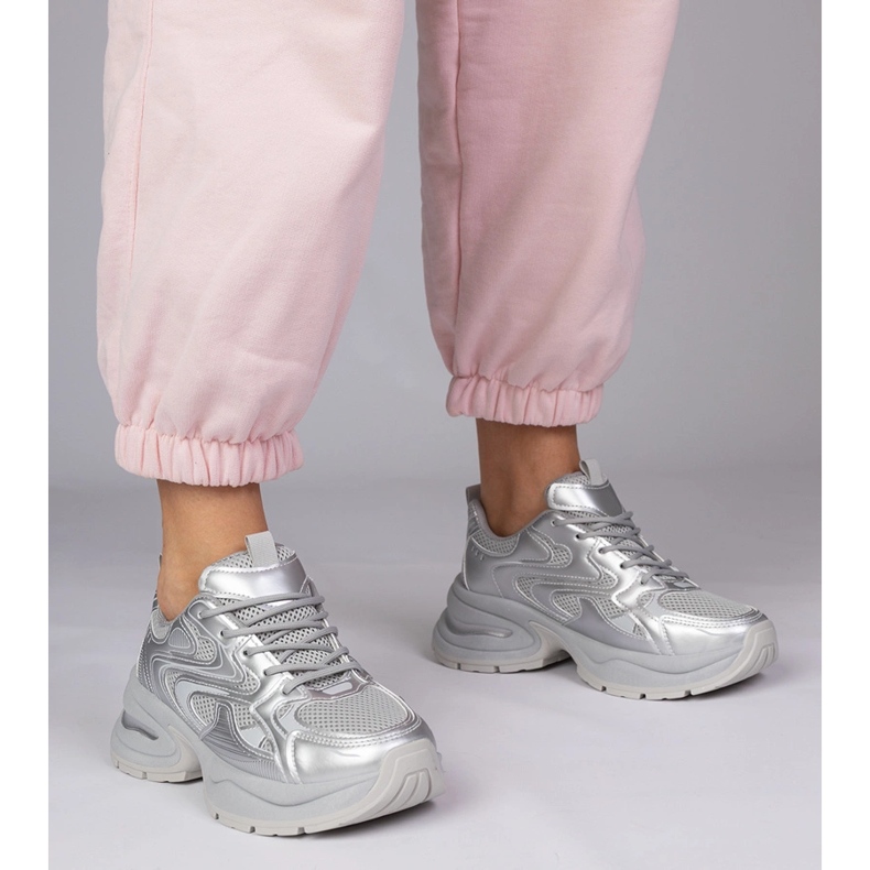 Srebrne sneakersy sportowe na grubej podeszwie srebrny 1