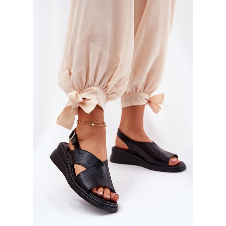 Jezzi Lakierowane Sandały Damskie Na Koturnie Z Eko Skóry Czarne 2