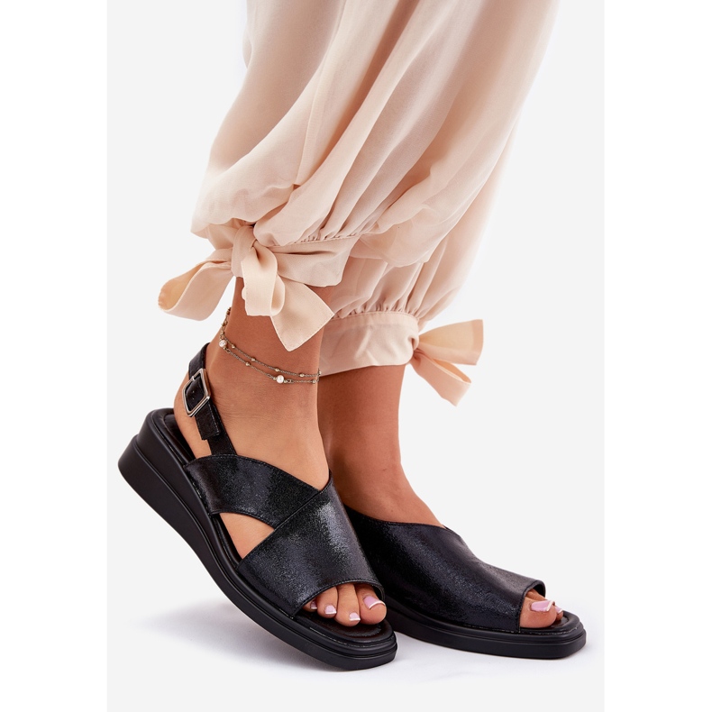 Jezzi Lakierowane Sandały Damskie Na Koturnie Z Eko Skóry Czarne 1