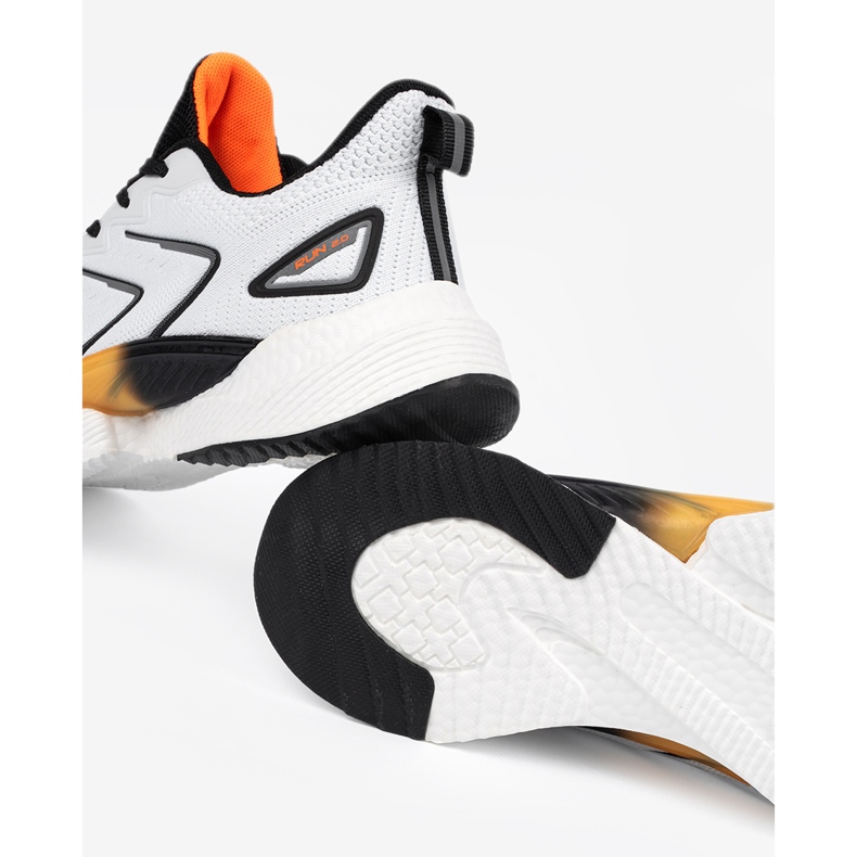 Vico Biało-czarne buty sportowe damskie z pomarańczowym elementem białe 2