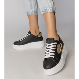 Czarne sneakersy z serduszkiem i agrafką Lerisol 3