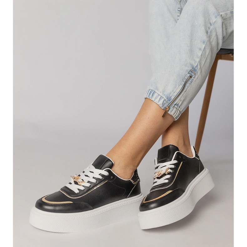 Czarne sneakersy zdobione brokatem i cyrkoniami 2