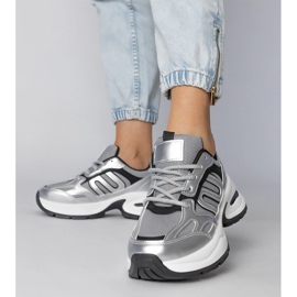 Srebrne sneakersy sportowe na masywnej podeszwie srebrny 2