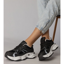 Czarne sneakersy sportowe na masywnej podeszwie 2