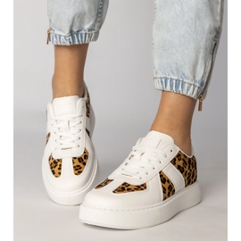 Biało-panterkowe sneakersy damskie białe 4