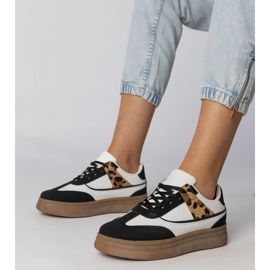 Biało-czarne sneakersy z panterkowym dodatkiem białe 1
