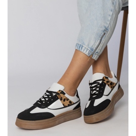 Biało-czarne sneakersy z panterkowym dodatkiem białe 2