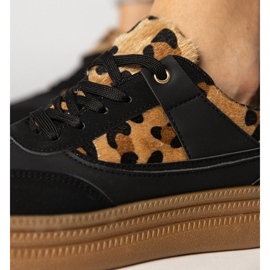 Czarne sneakersy z panterkowym dodatkiem 4