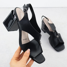 Sandały damskie na ozdobnym słupku czarne Vinceza 62238 1