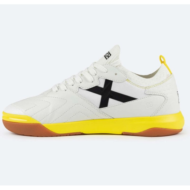 Buty piłkarskie Munich Gresca 2.0 In 3003006 białe 1