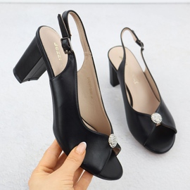 Sandały damskie na słupku czarne Jezzi 6985 1