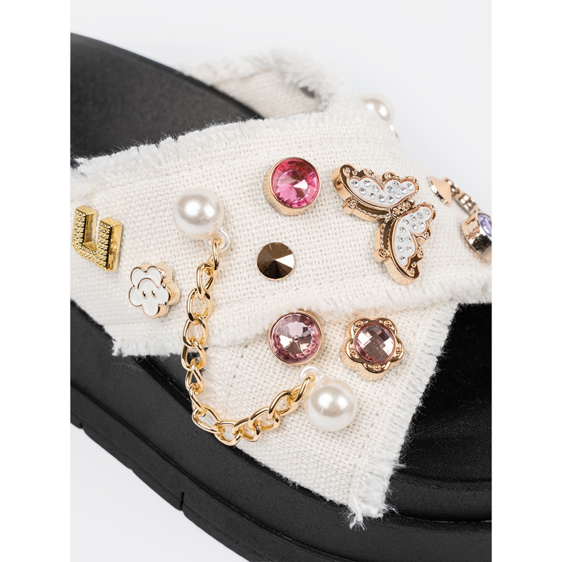 Seastar Białe klapki na czarnej platformie z przypinkami 1