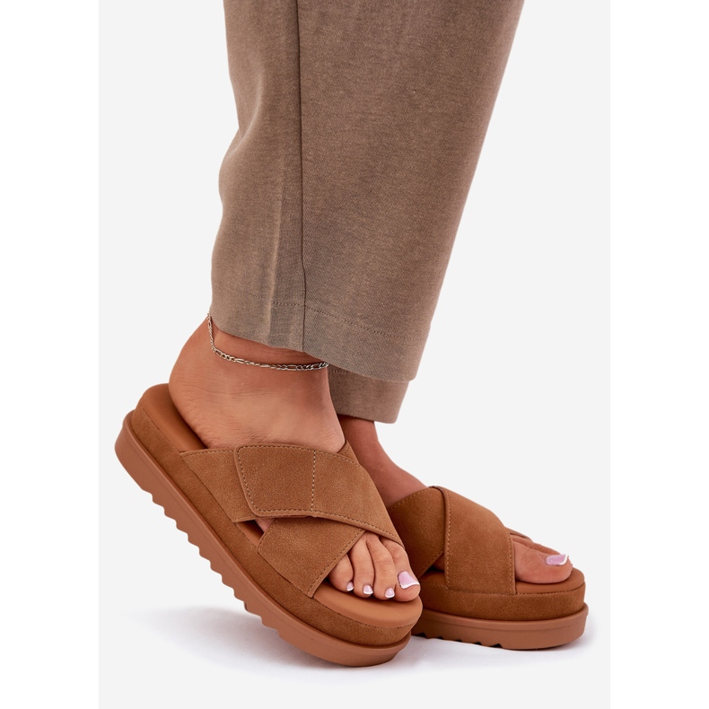 Klapki Damskie Na Platformie Z Przeplatającymi Się Paskami Camel brązowe 1