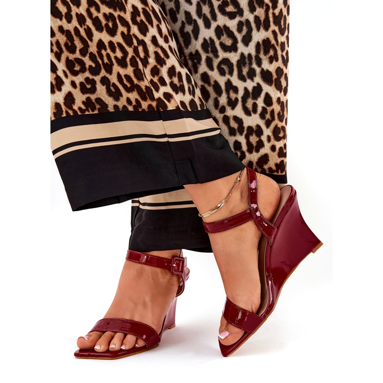 Lakierowane sandały damskie na koturnie bordowe czerwone 1