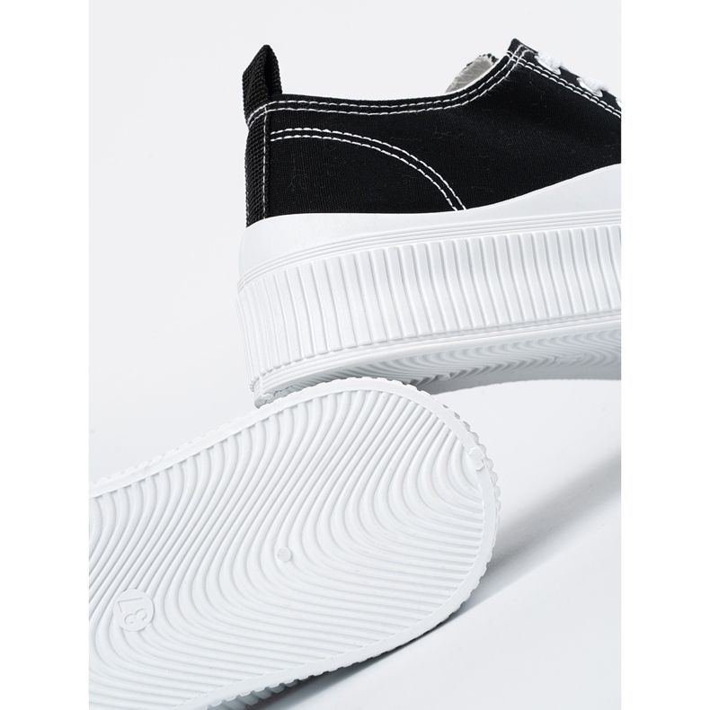 Czarno-białe sneakersy na grubej podeszwie czarne 1