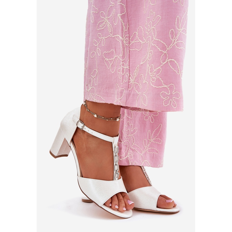 EVento Sandały Damskie Na Słupku Z Ozdobnym Paskiem Eko Skóra Białe T 1